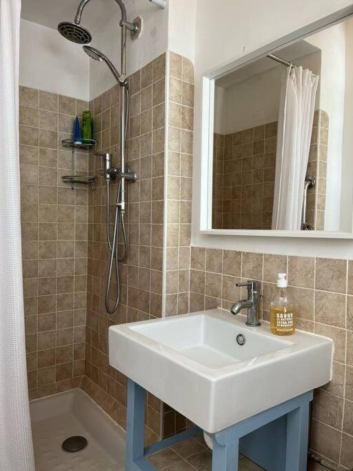 Beautiful Garden Apartment Steps From The Beach Μεντόν Εξωτερικό φωτογραφία